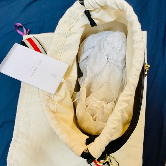 Ted Baker Jettia Canvas padlock detail bucket bag - Picture 9 of 12